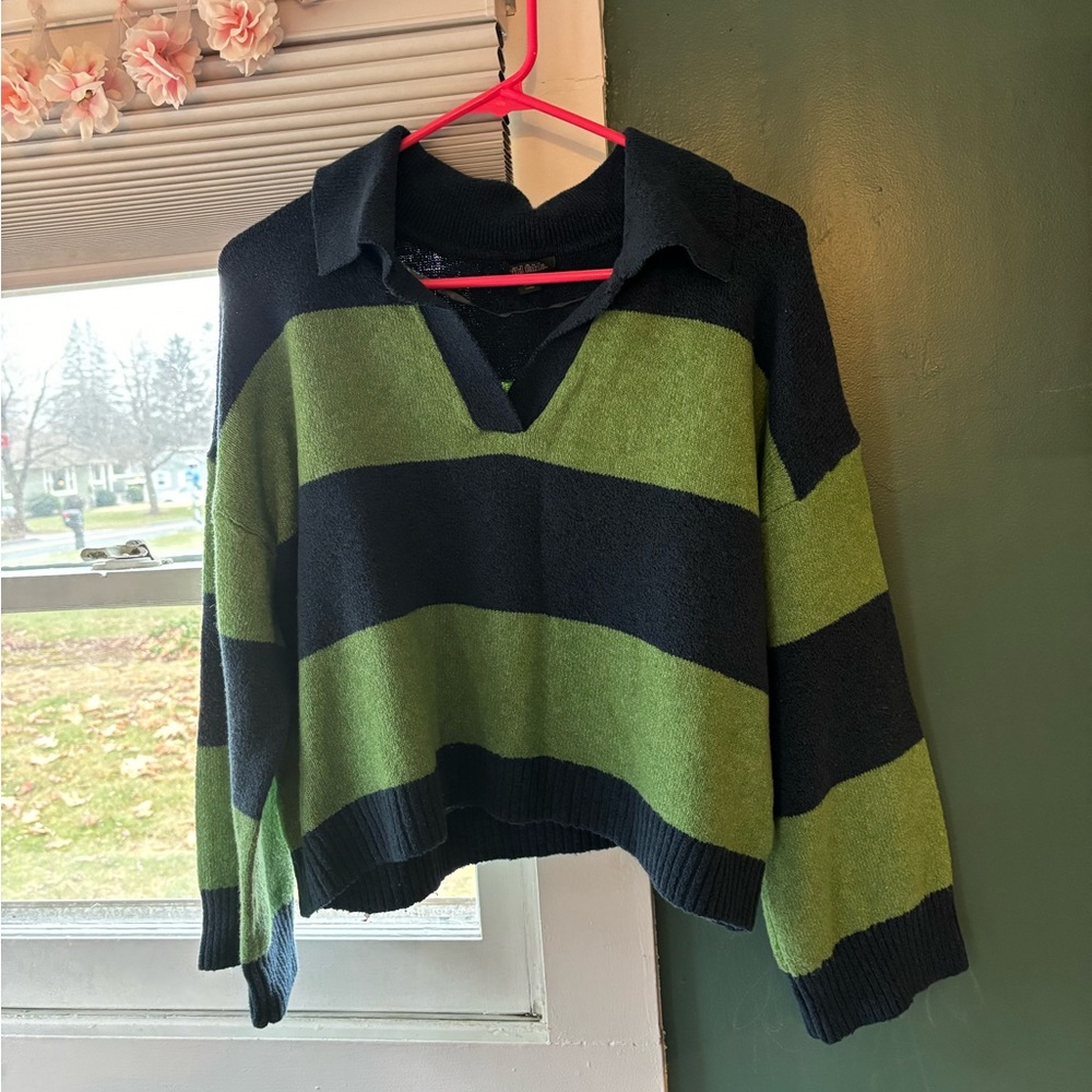 NWOT Wild Fable Women’s Striped Collared Pull Over Sweater large green blue